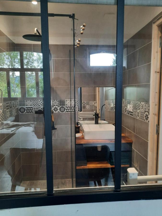 Chez Line Et Pierre: Appartement Spacieux, Lumineux Et Equipe La Bastide-de-Sérou Kültér fotó